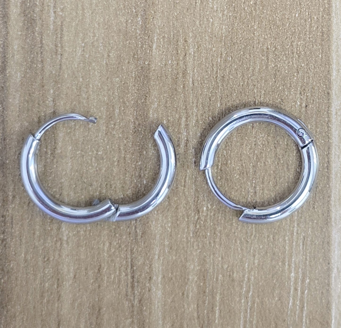 SEW-319 (2x8 mm Hoop Earrings)