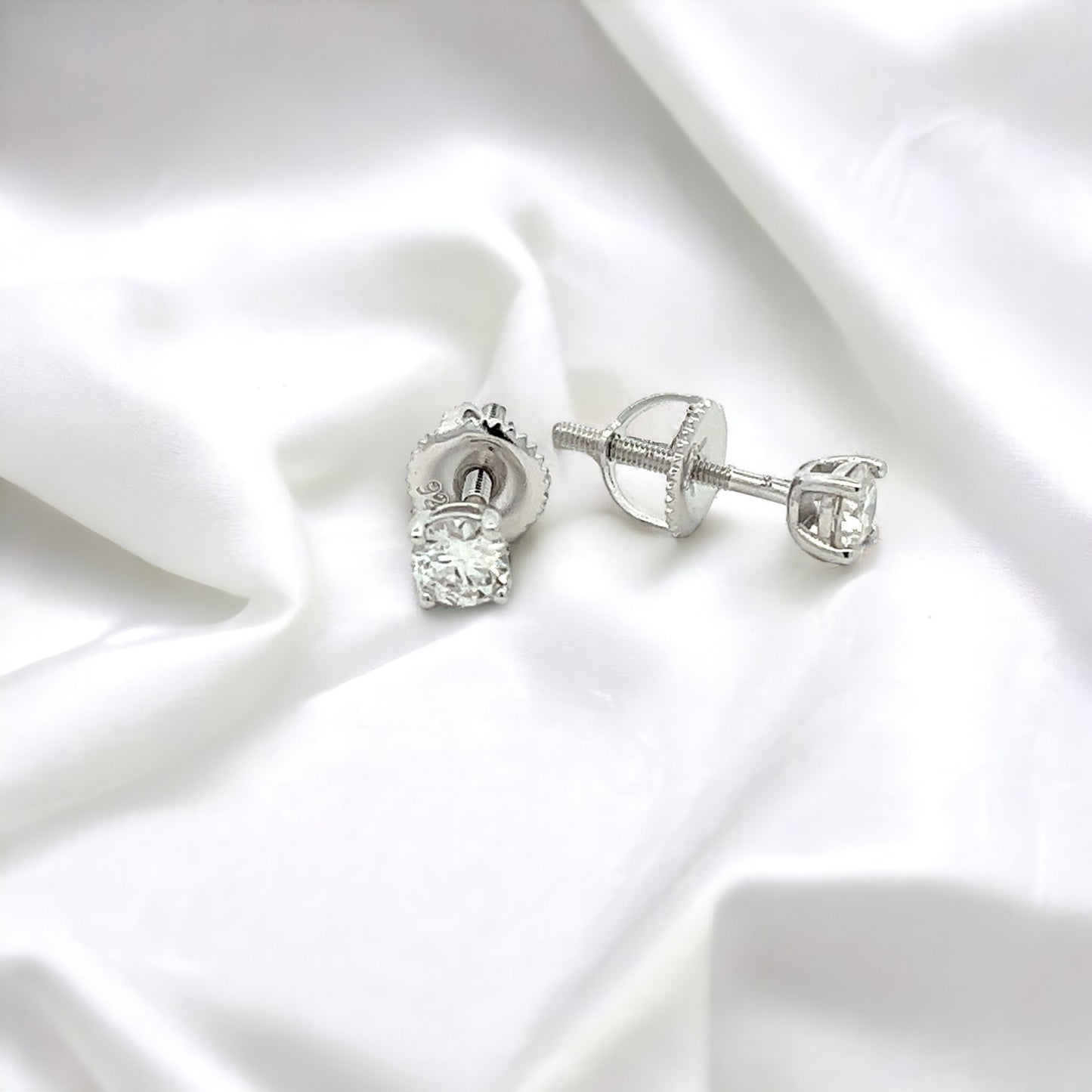 MEM-23 (Moissanite Stone Earring)