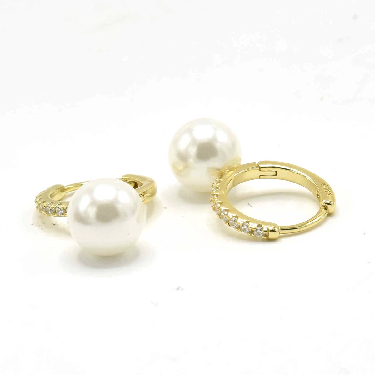 Pearl Dangle Earring